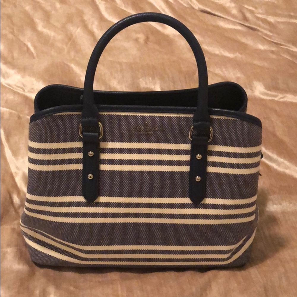 Kate Spade purse in excellent condition